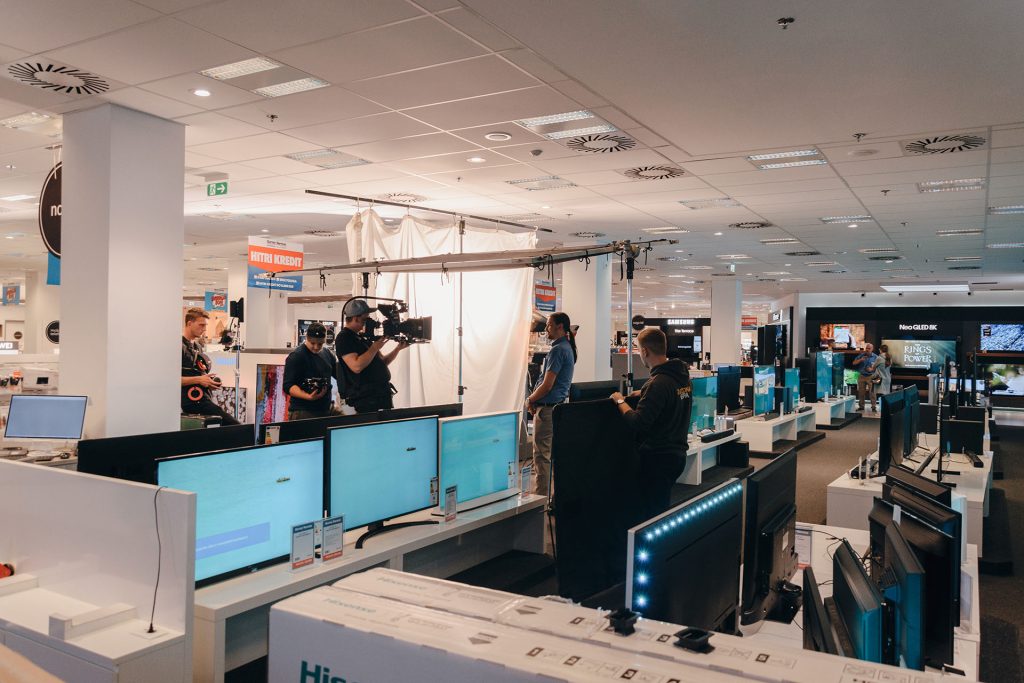 Snemanje korporativnega videa za podjetje Harvey Norman Global z video agencijo Kobal Production